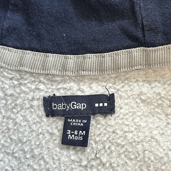 GAP - Full zip Sherpa line hoodie jacket. Size 3-6 months - Picture 5 of 5